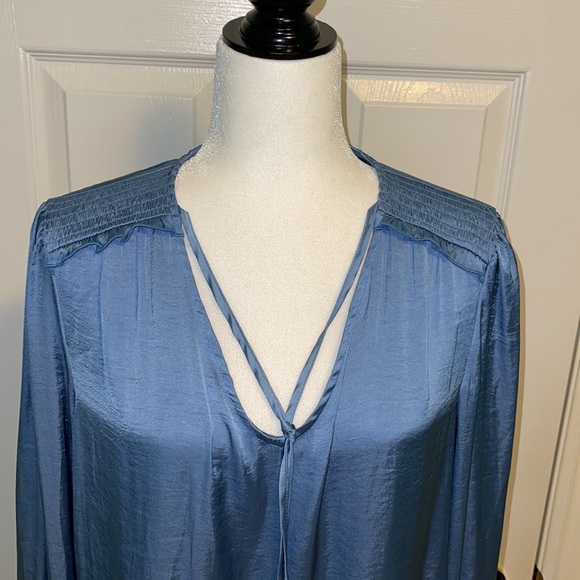 Tahari soft blue satin blouse - Picture 2 of 9